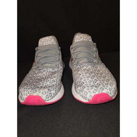 New‎ Balance Fresh Foam Roav Womens Shoes Sz 6 M Athletic Gray PINK Sneakers
